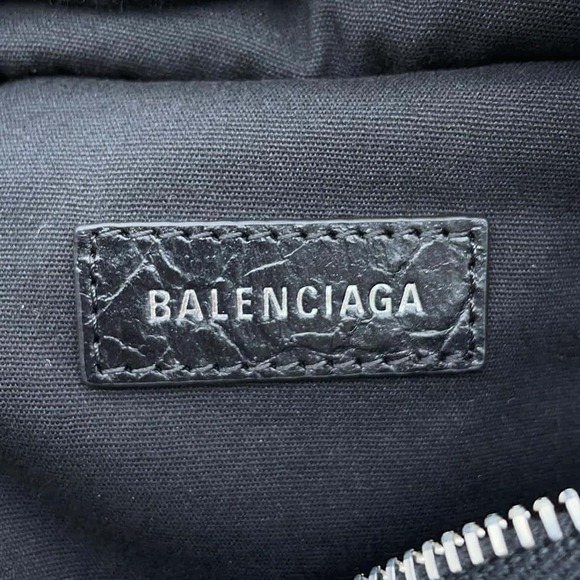Balenciaga Super Busy Sling Shoulder Bag Black - Picture 8 of 9